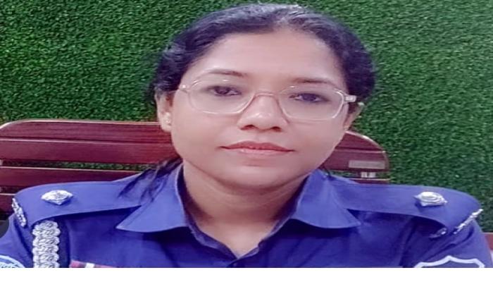 কুমিল্লায় ইতিহাস গড়লেন নারী ওসি নাজনীন সুলতানা