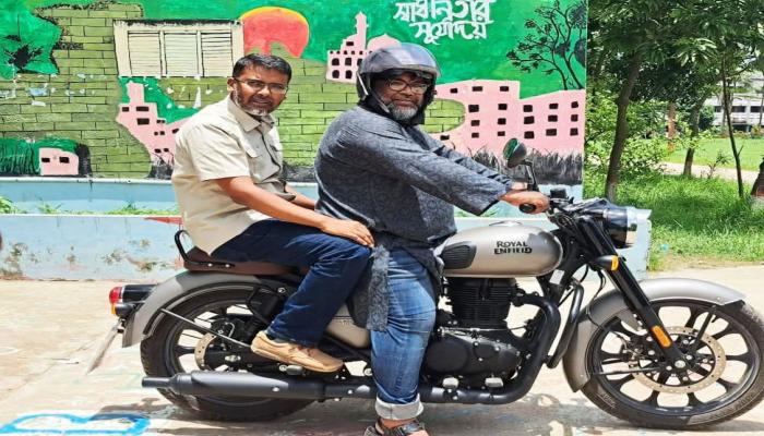 রয়েল এনফিল্ড–-শুধু একটা বাইক নয়,  ইতিহাসের-ঐতিহ্যের অংশ!
