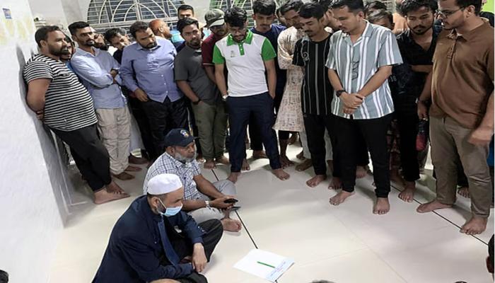 ভিক্টোরিয়া কলেজ অধ্যক্ষের পদত্যাগ দাবিতে শিক্ষার্থীদের আট ঘণ্টার অবরোধ