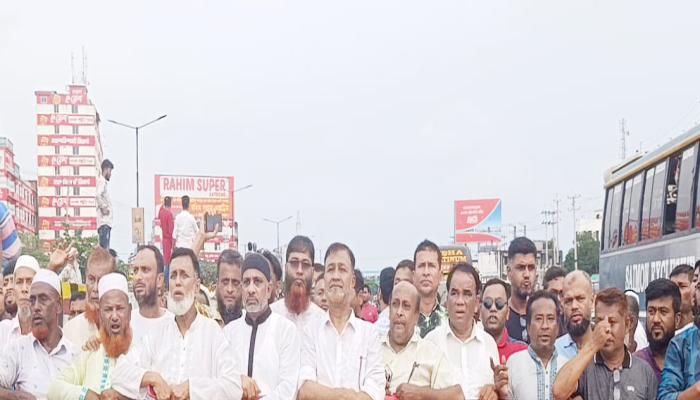 “তুর খসড়া তুই নে, আমার ঠিকানা ফিরিয়ে দে”— কুমিল্লা-৯ আসনের সীমানা পুনর্বিন্যাসের প্রতিবাদে উত্তাল পদুয়ার বাজার