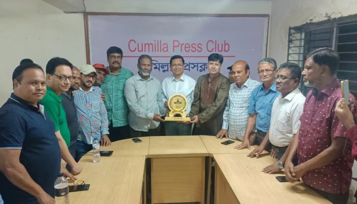 বিদায়ের বেলায় ভালোবাসার বৃষ্টি : সাংবাদিকদের ভালোবাসায় সিক্ত পঙ্কজ বড়ুয়া নিজস্ব প্রতিবেদক, কুমিল্লা
