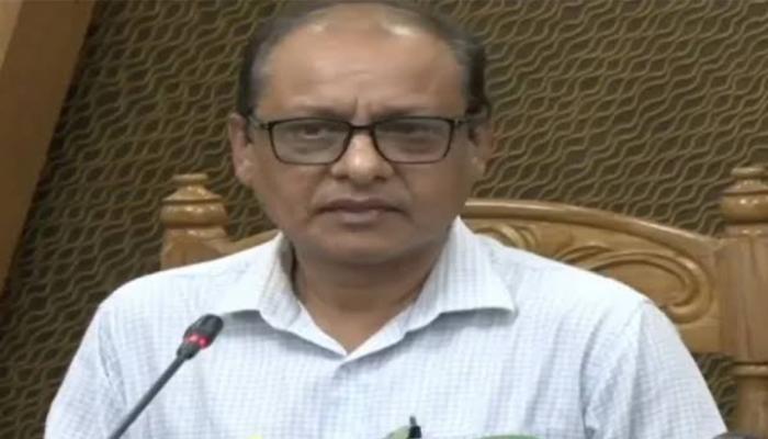 ১১তম গ্রেড বাস্তবায়নে আশাবাদ সরকারের, পরীক্ষা রেখে আন্দোলনে প্রশ্ন তুললেন উপদেষ্টা