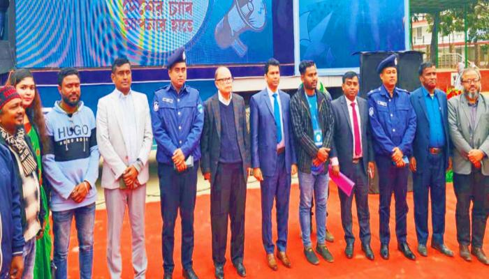 ভোটের উৎসবে কুমিল্লা—‘ভোটের গাড়ি’ দিয়ে শুরু গণতন্ত্রের বার্তা
